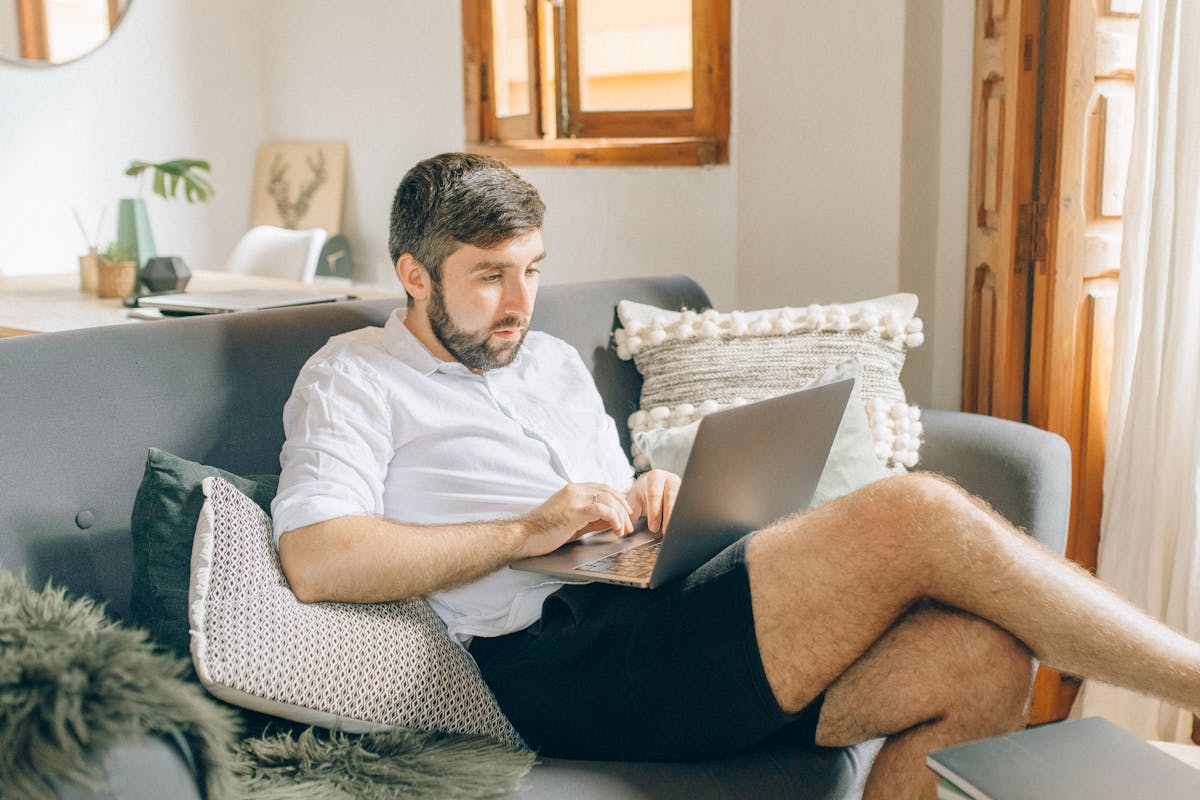 Como transformar sua casa em um espaço eficiente para trabalhar online