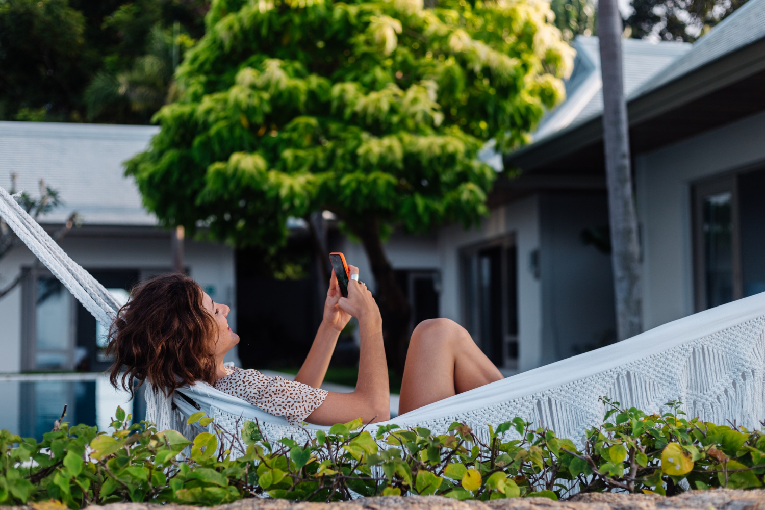 Aprendendo com resorts: Segurança e conforto para sua casa