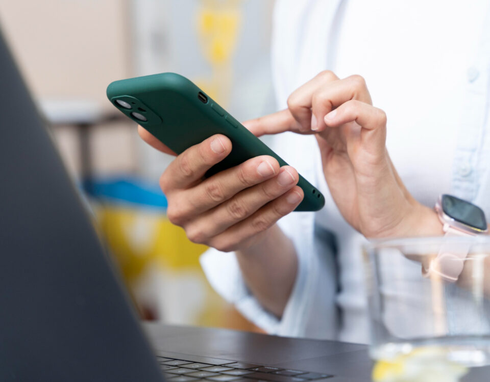 Chatbots no WhatsApp ajudam na segurança residencial?