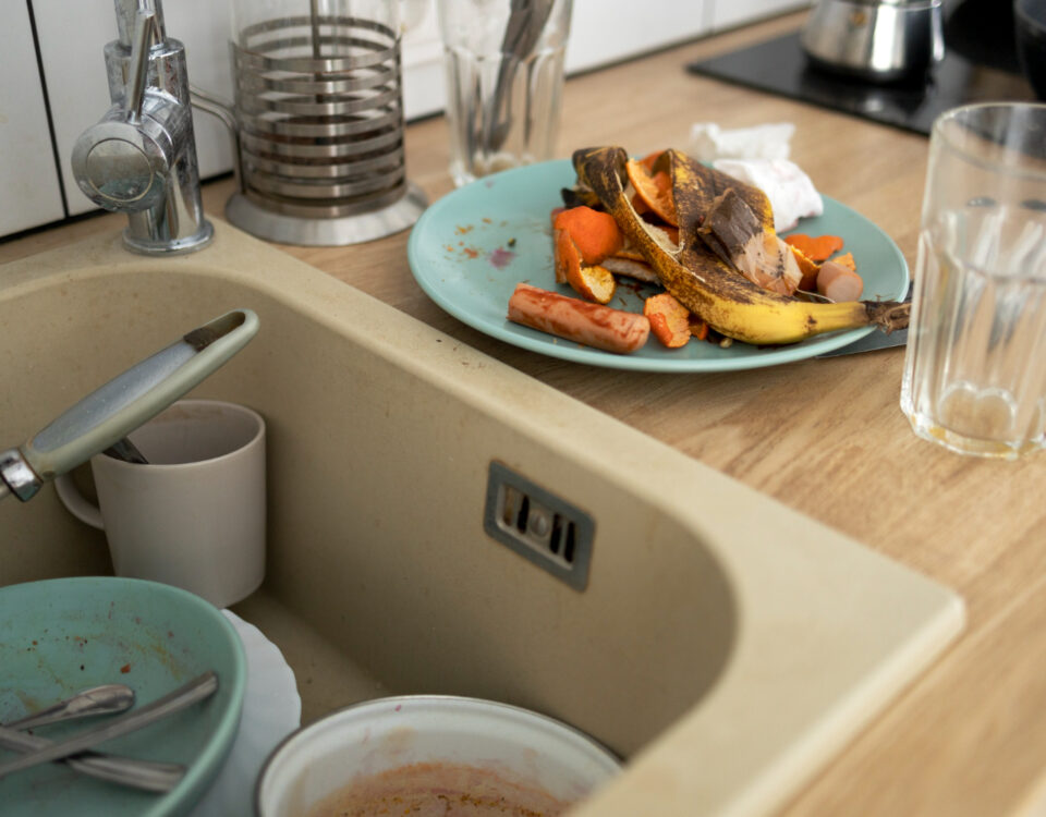 Prevenção de entupimentos começa no dia a dia da cozinha