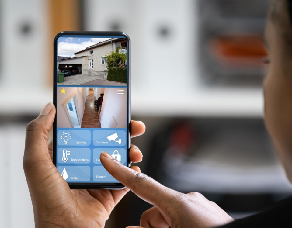 Monitoramento por app é suficiente para proteger seu lar?
