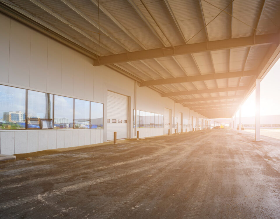 Armazenamento seguro em galpões e garagens rurais