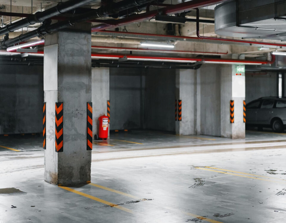 Garagem apertada: marcadores visuais que evitam toques