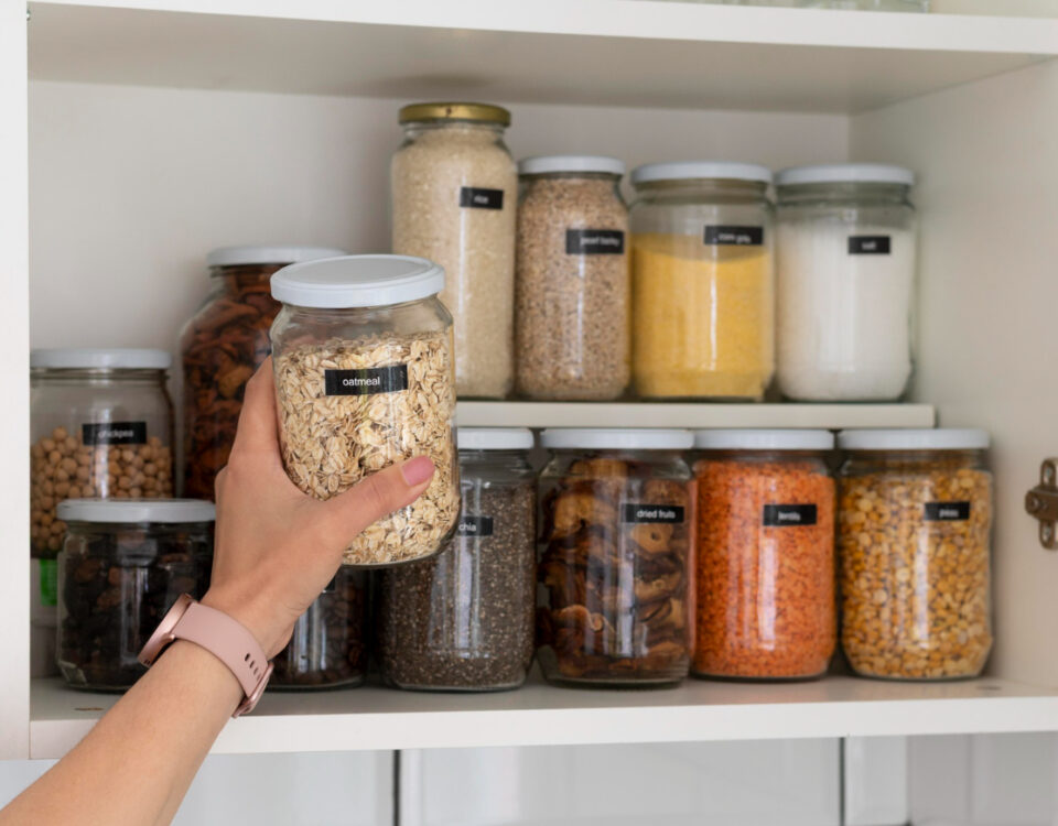 Rotular a despensa? Como a casa fica mais segura e organizada