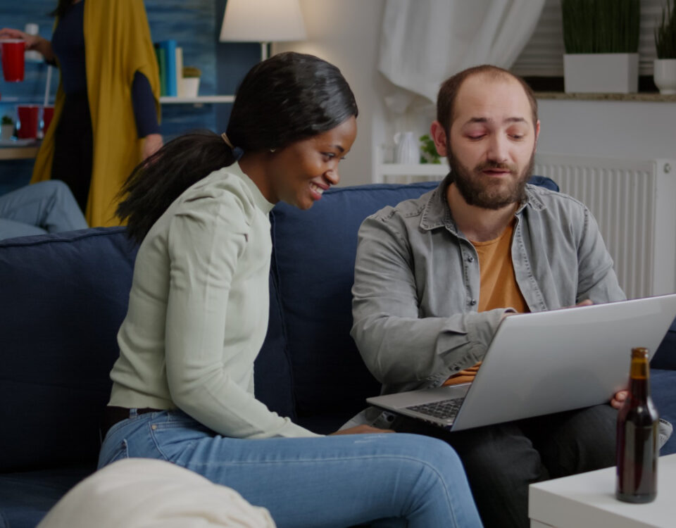 Casa que conversa com dados: agentes para rotina segura