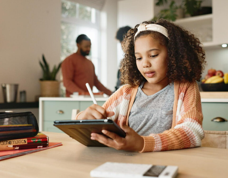 Casa que ensina: ergonomia, rede e automação para estudar Casa que ensina: ergonomia, rede e automação para estudar