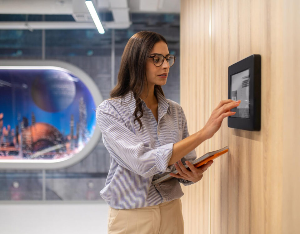 Automação residencial ensinada em módulos práticos