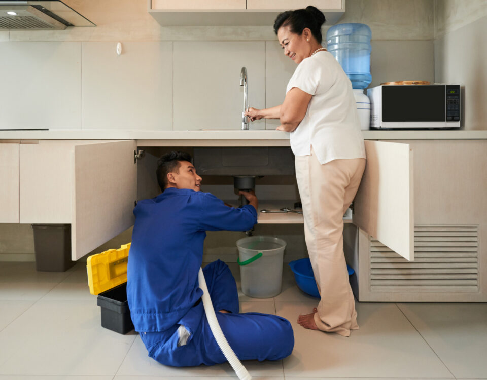 Entupimentos em casa: sinais que pedem desentupidora