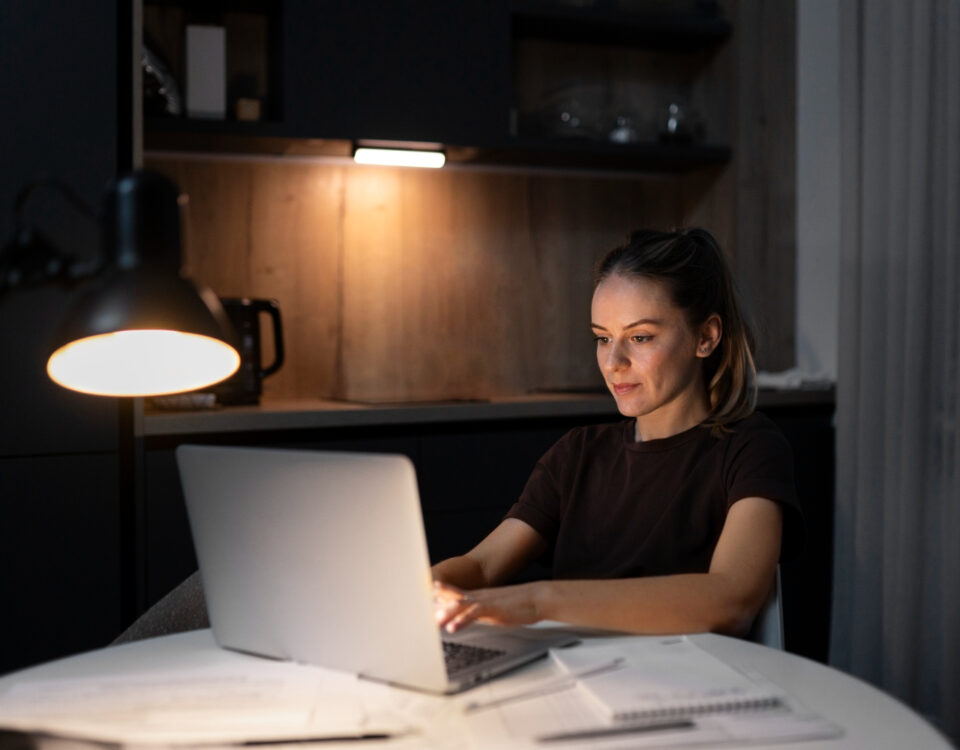 Iluminação do home office: fadiga visual e contas mais baixas