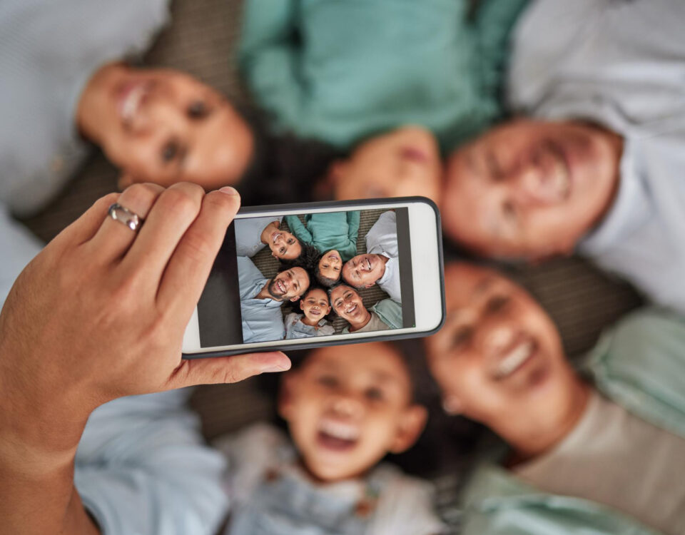 Figurinhas personalizadas para família e segurança digital