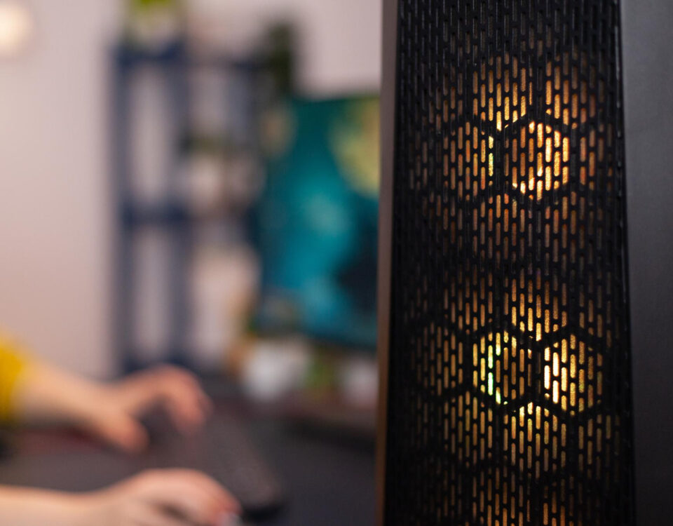 Servidor de Minecraft em casa: energia, ruído e segurança