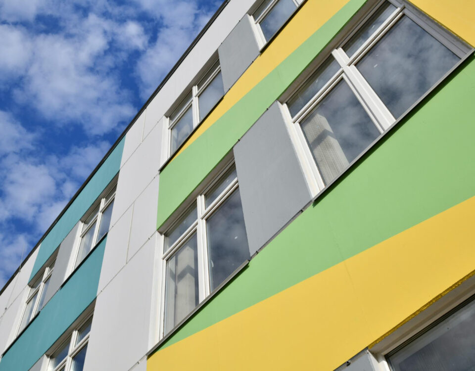 Fachada renovada também aumenta a sensação de segurança